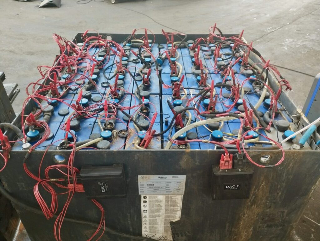 Baterija spojena na ispitivanje