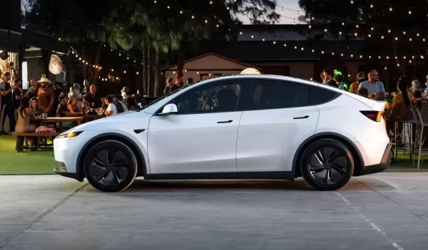 Tesla Model Y Standard test vožnja 7 dana