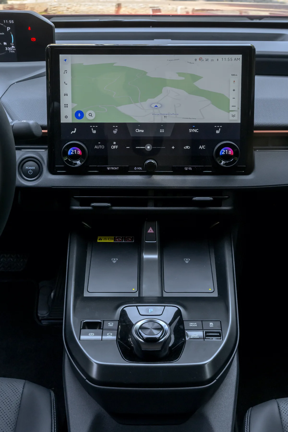 Subaru Uncharted, središnji ekran i središnja konzola